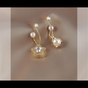 Five-pointed star earrings